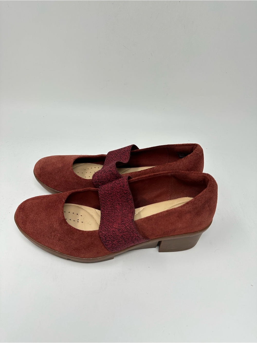 Clarks Pola River Burgundy Suede Woven Strap Women's 8M